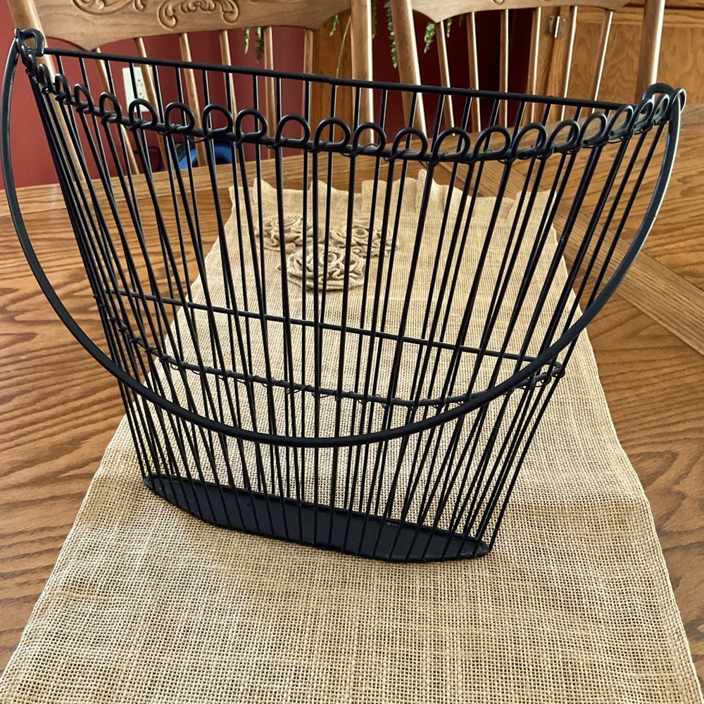 Metal Decorative Basket With Handle